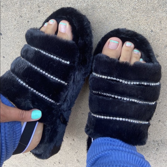 🔥Puff Fluff Rhinestone Slippers Black Ships🔥 - Picture 2 of 5